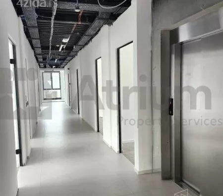 Poslovna zgrada | 4zida