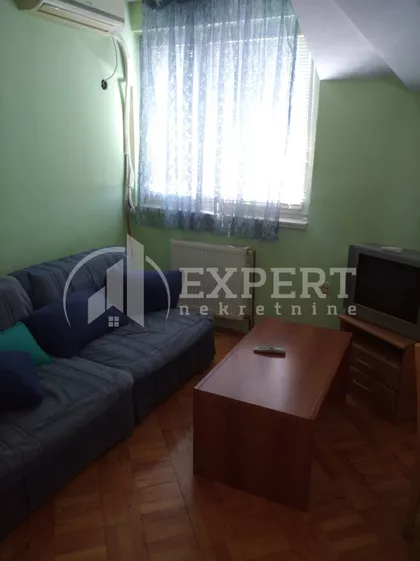 Trg Pavla Stojkovića | 4zida.rs