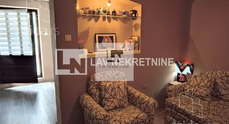 Petosoban stan | 4zida