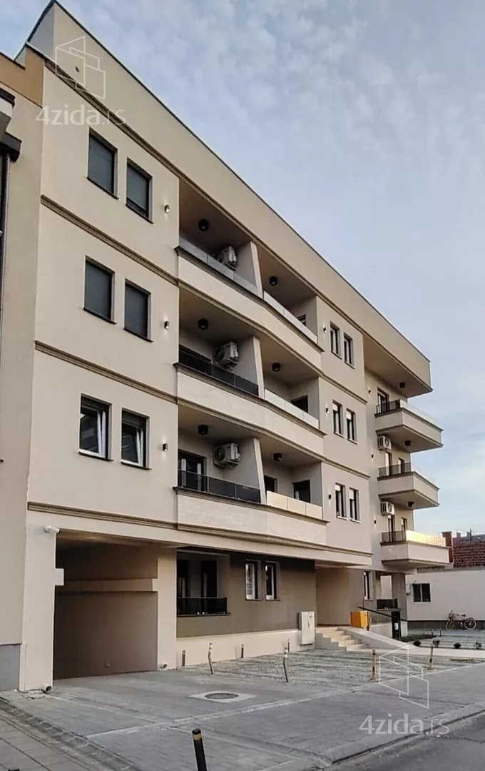Garaža | 4zida