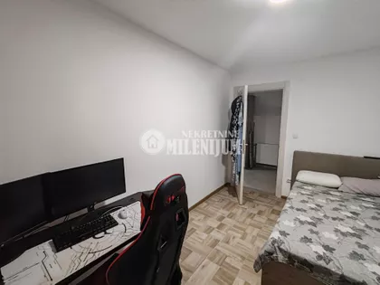 Surčinska | 4zida.rs