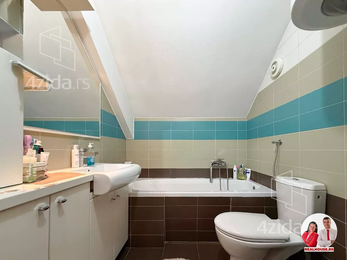 Troiposoban stan | 4zida