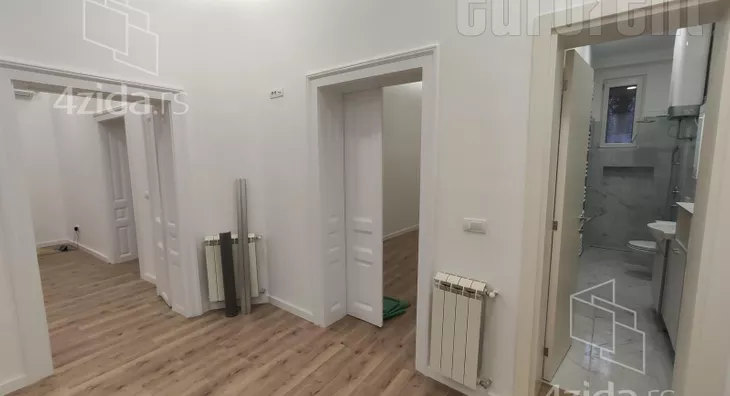 Četvoroiposoban stan | 4zida