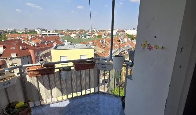 Četvoroiposoban stan | 4zida