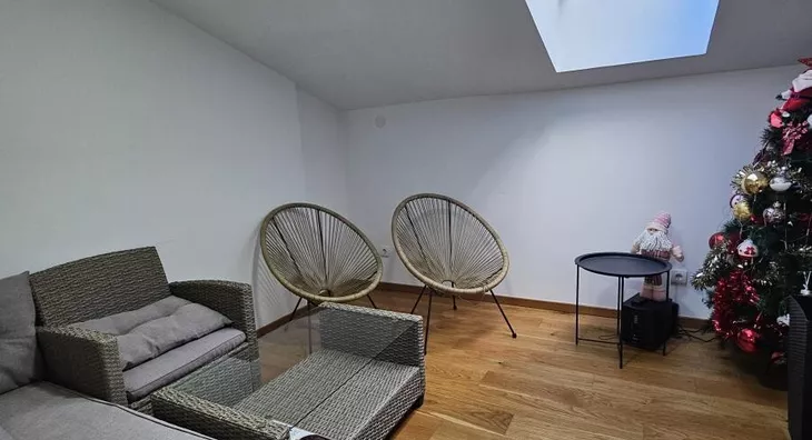 Šestosoban stan | 4zida