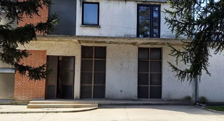 Poslovna zgrada | 4zida