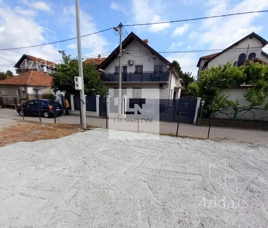 Plac | 4zida