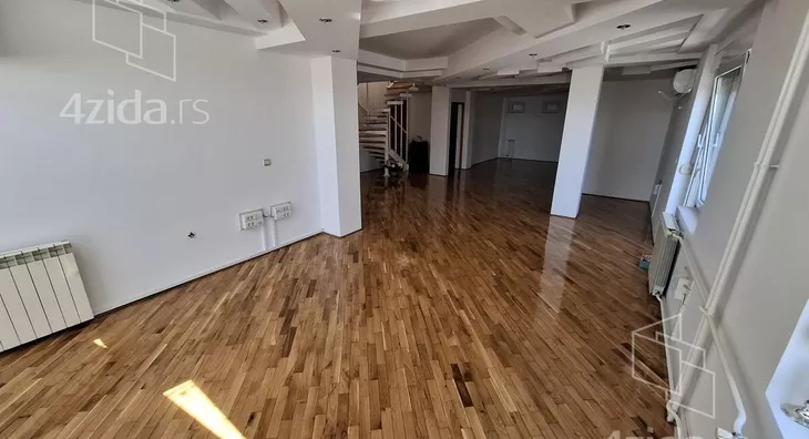 Šestosoban stan | 4zida