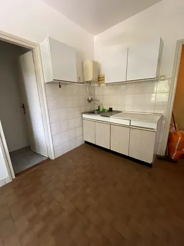 Prvomajski Bulevar 16