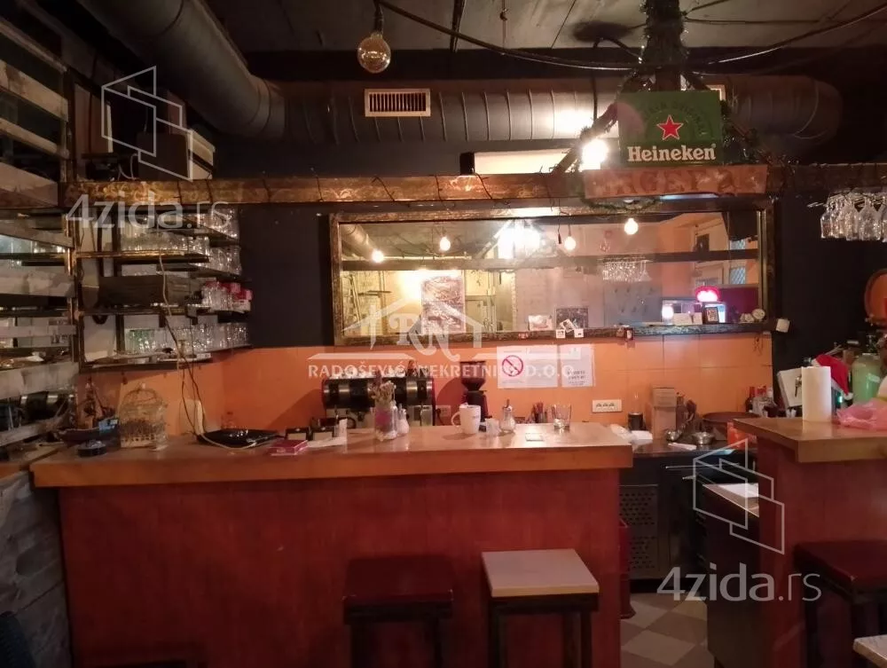 Lokal | 4zida