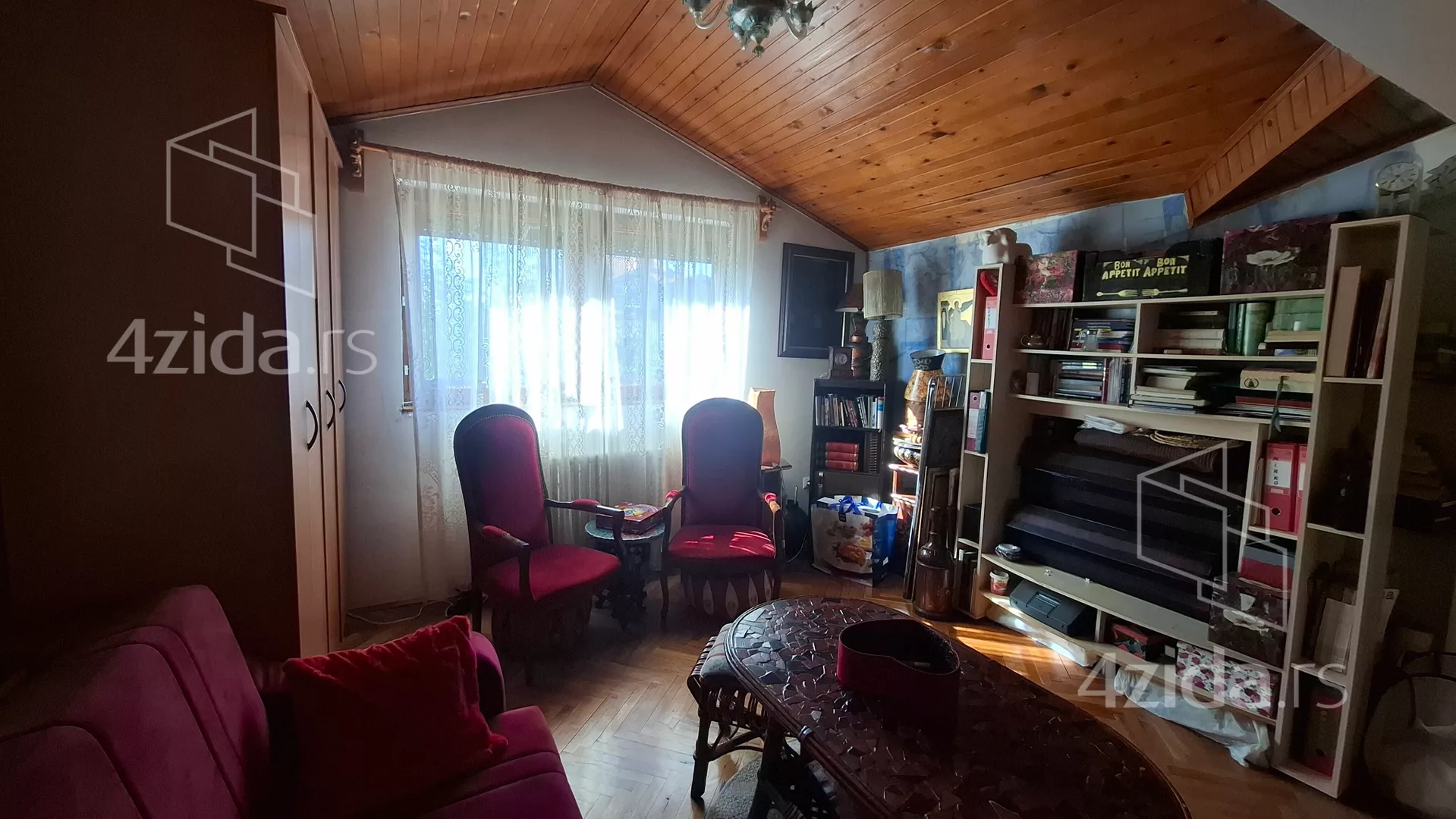 Troiposoban stan | 4zida