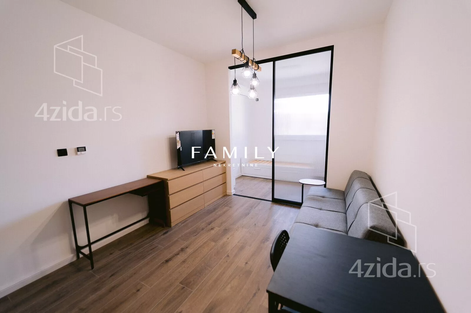 Jednoiposoban stan | 4zida