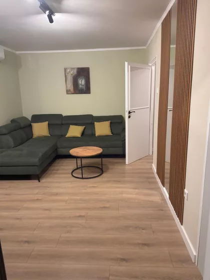 Ustanicka | 4zida.rs