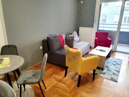 Školska | 4zida.rs