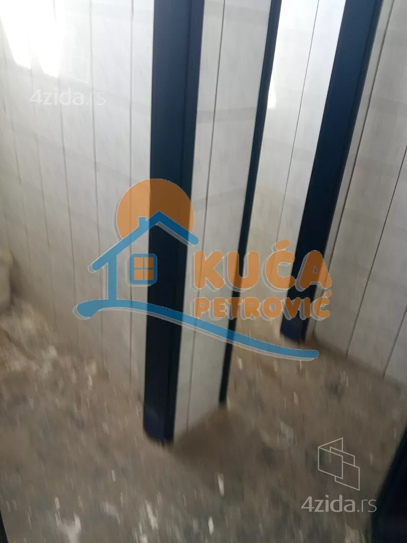 Lokal | 4zida