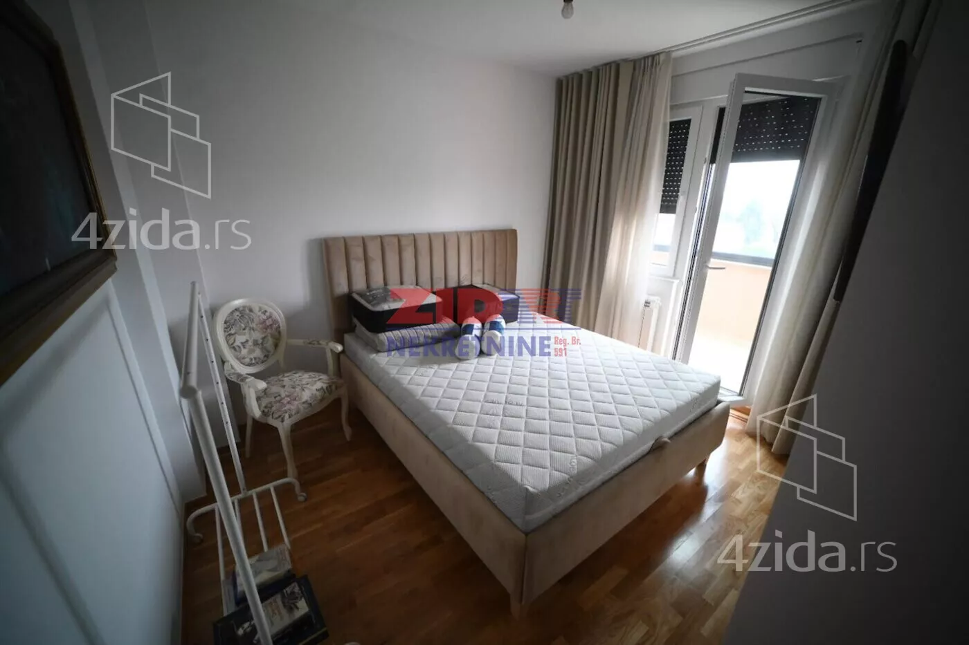 Troiposoban stan | 4zida