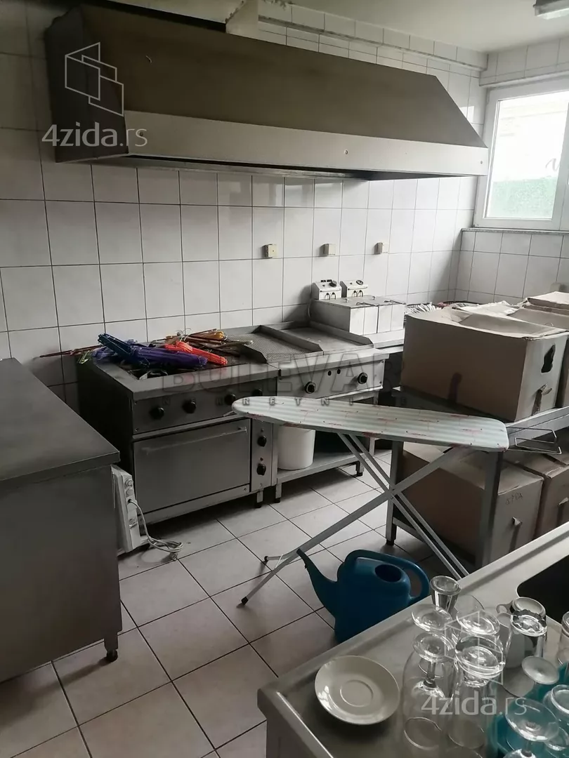 Lokal | 4zida