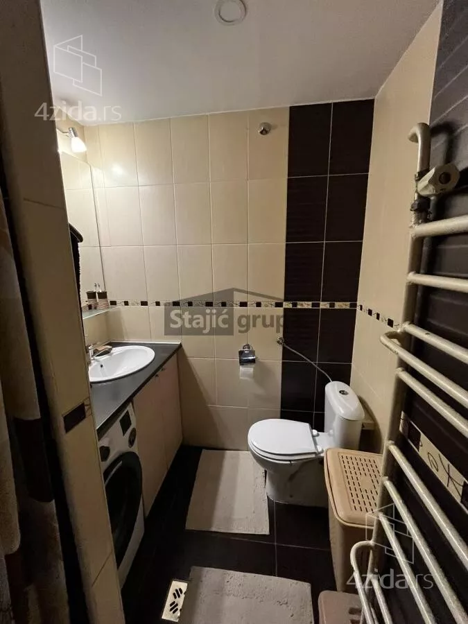 Šestosoban stan | 4zida