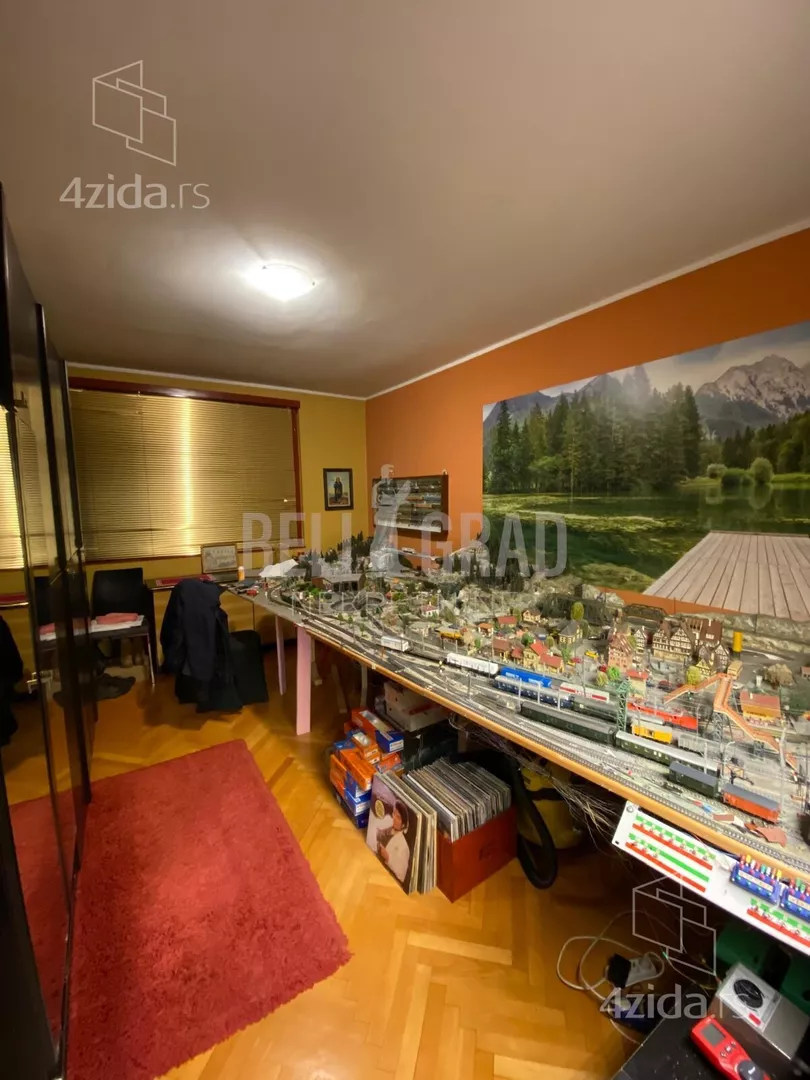 Petosoban stan | 4zida