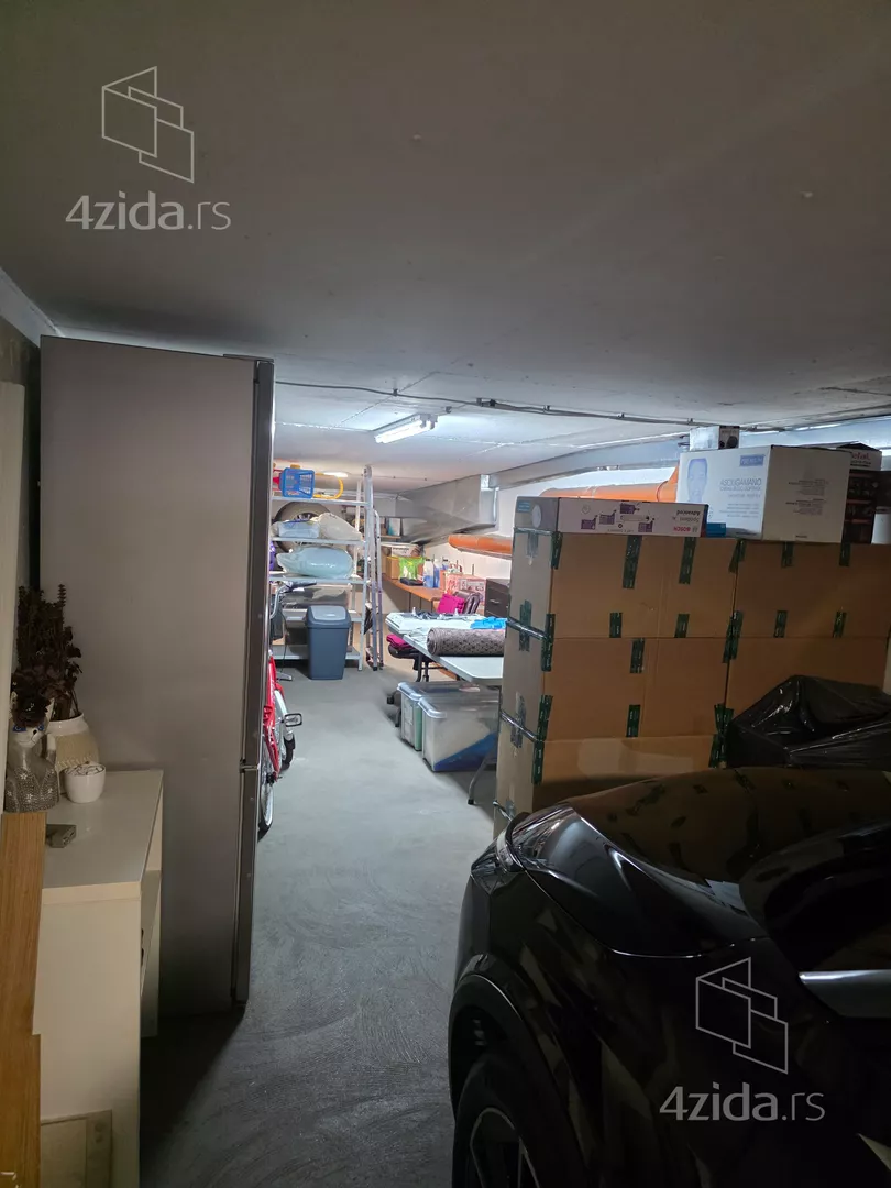 Garaža | 4zida