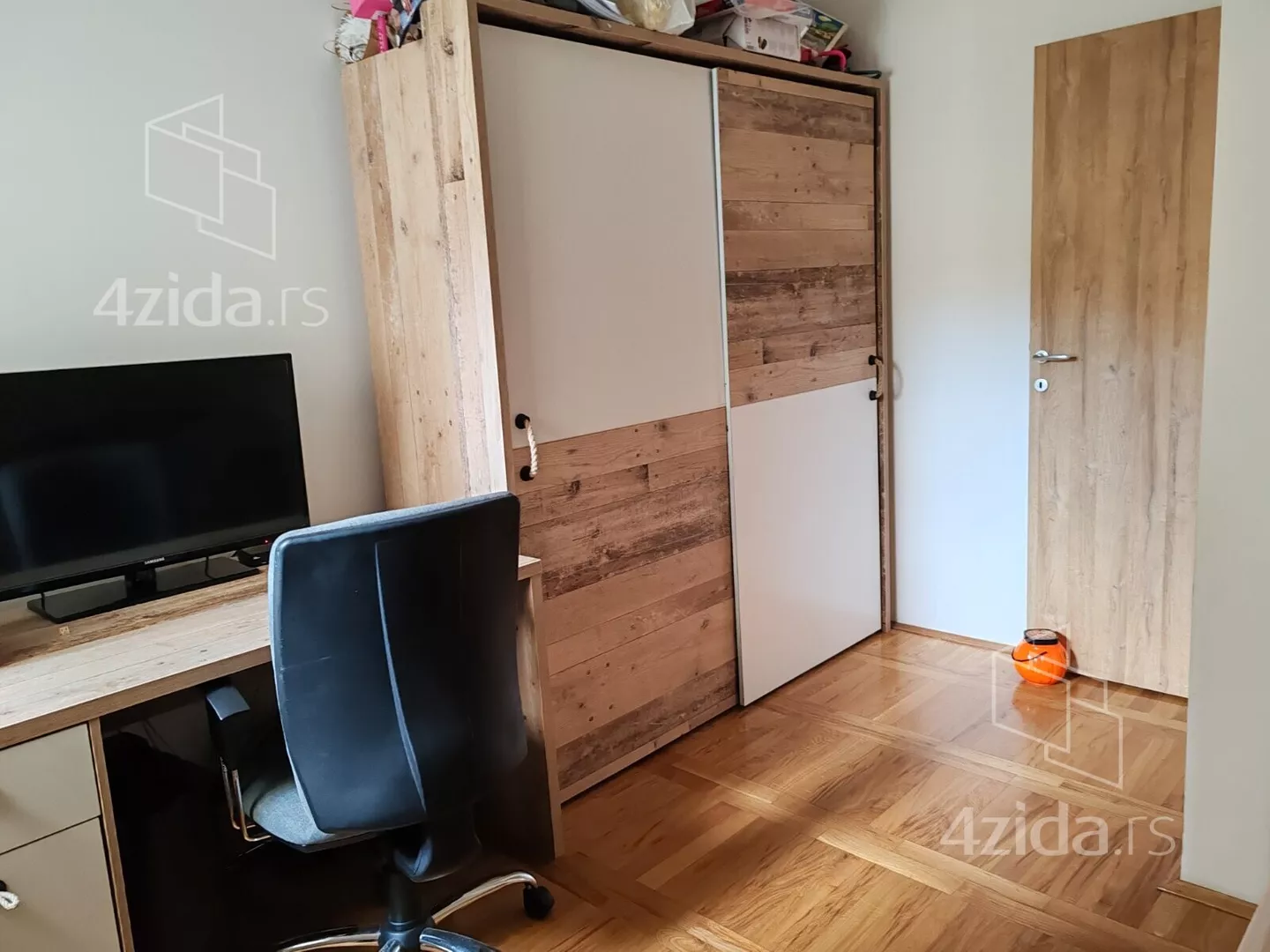 Dvoiposoban stan | 4zida