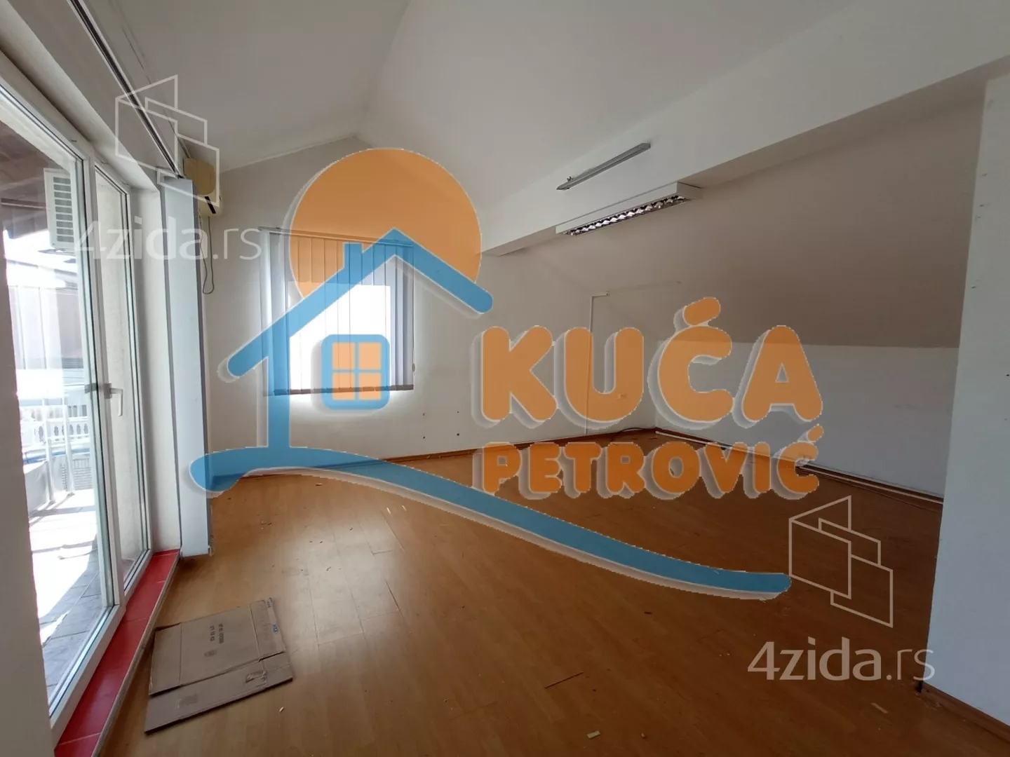Lokal | 4zida