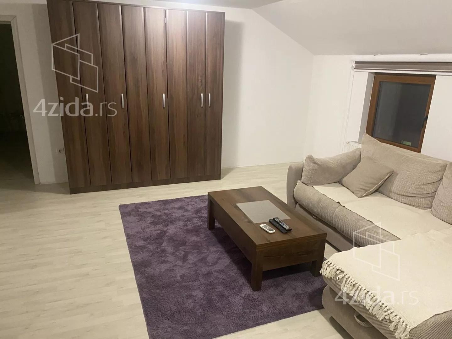 Troiposoban stan | 4zida