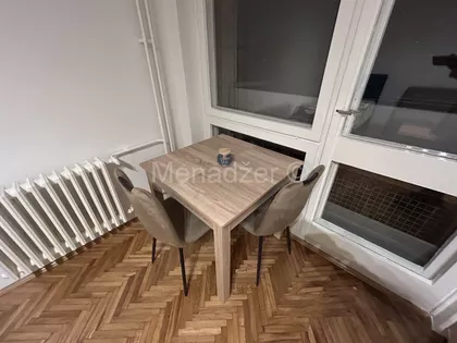 Ustanička | 4zida.rs