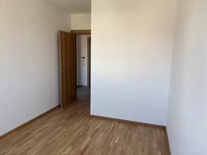 Feješ Klare | 4zida.rs