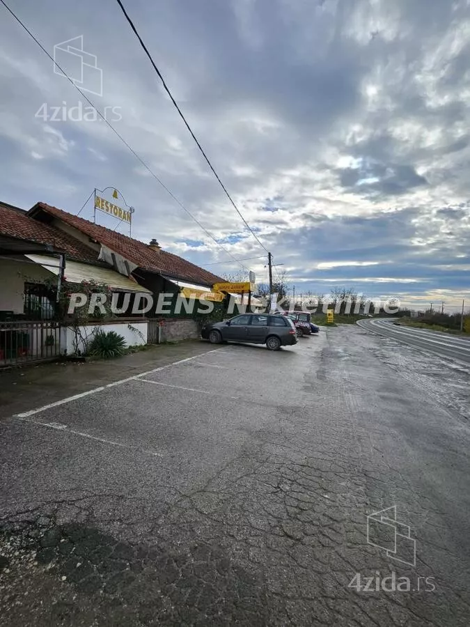 Poslovna zgrada | 4zida