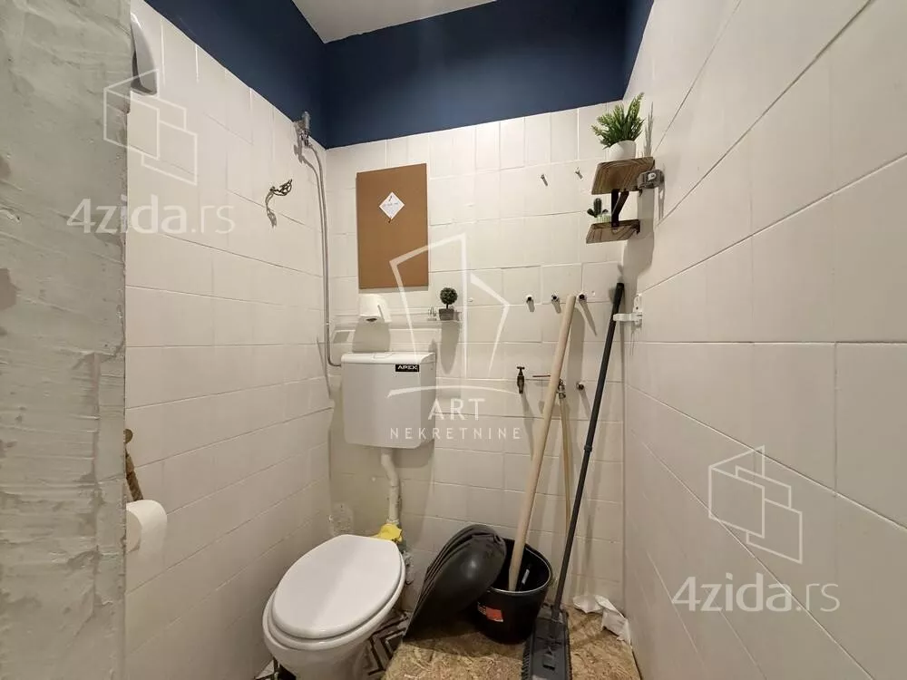 Lokal | 4zida