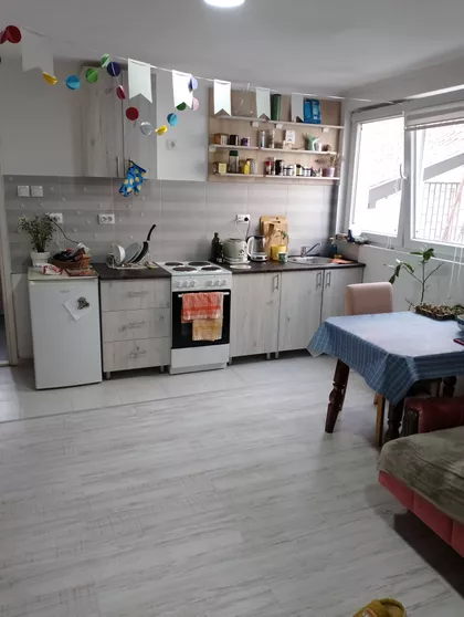 Gimnazijska | 4zida.rs