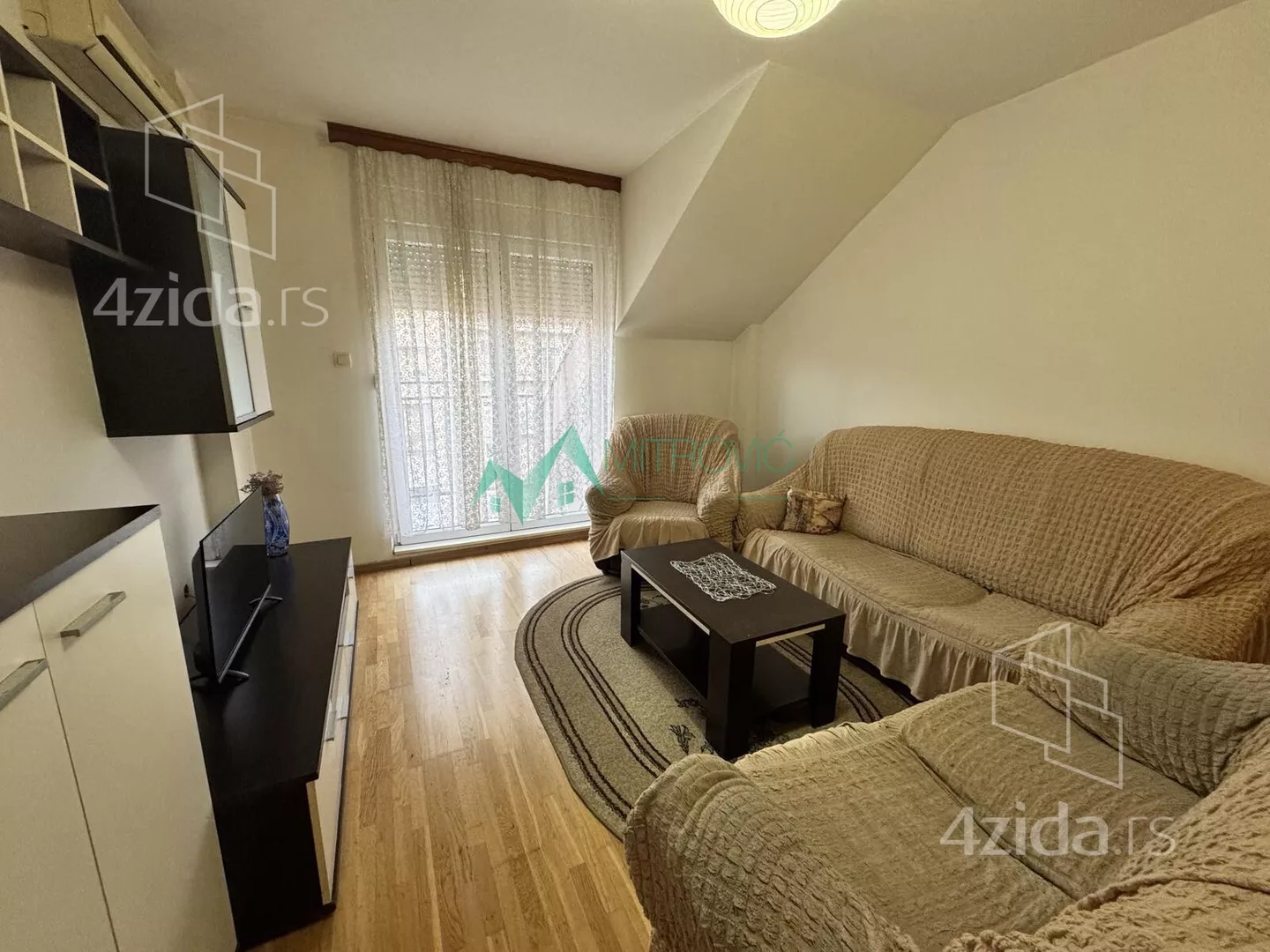 Petosoban stan | 4zida