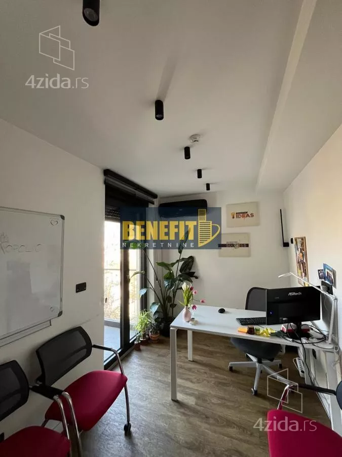 Poslovna zgrada | 4zida