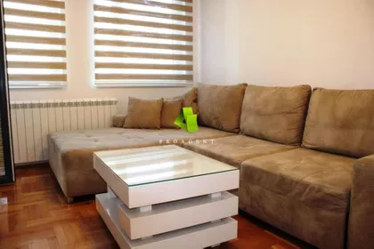 Dom Zdravlja | 4zida.rs