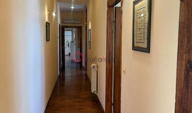 Petosoban stan | 4zida