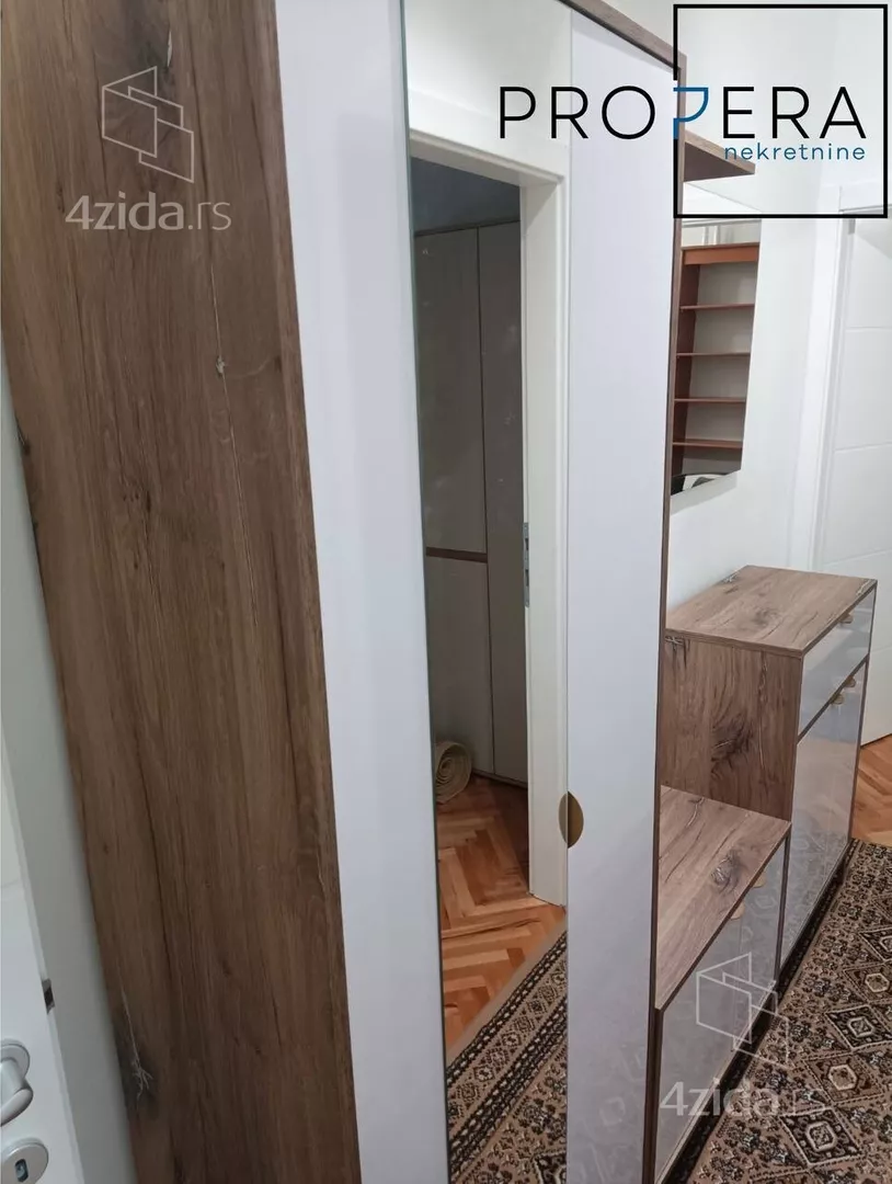 Četvoroiposoban stan | 4zida