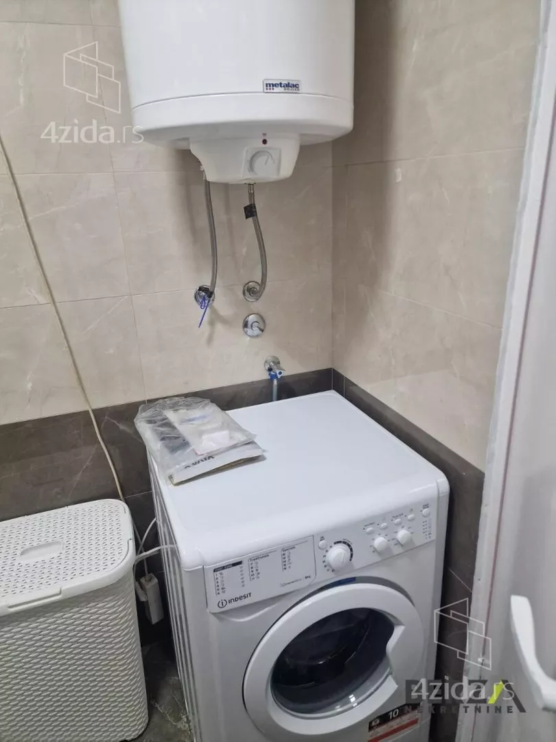 Petosoban stan | 4zida