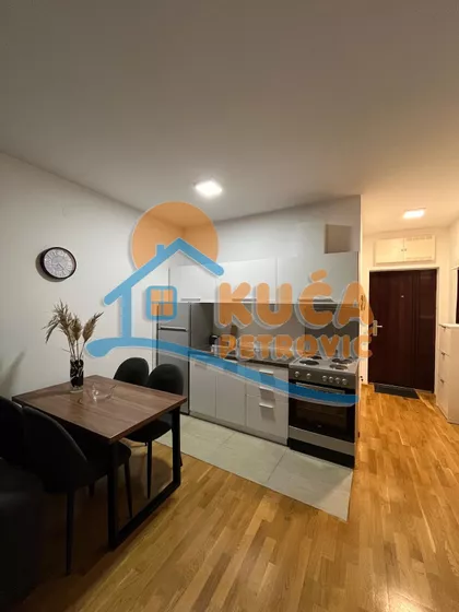 Sestre Baković | 4zida.rs