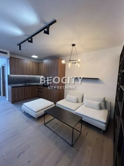 Izvidnička | 4zida.rs