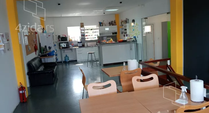 Poslovni prostor | 4zida