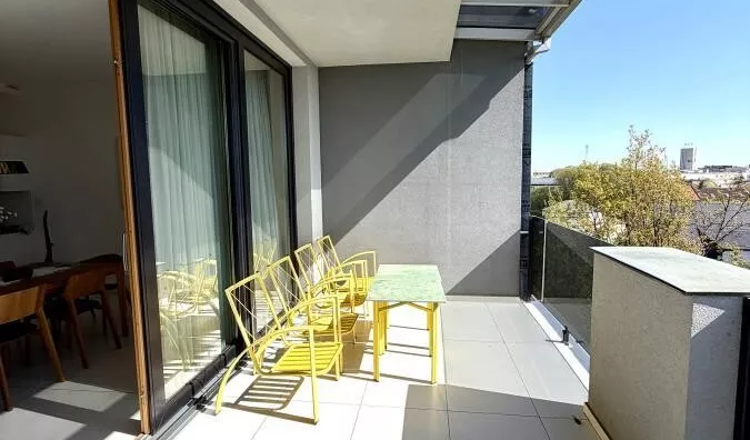 Sedmosoban stan | 4zida