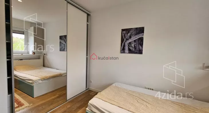 Četvoroiposoban stan | 4zida