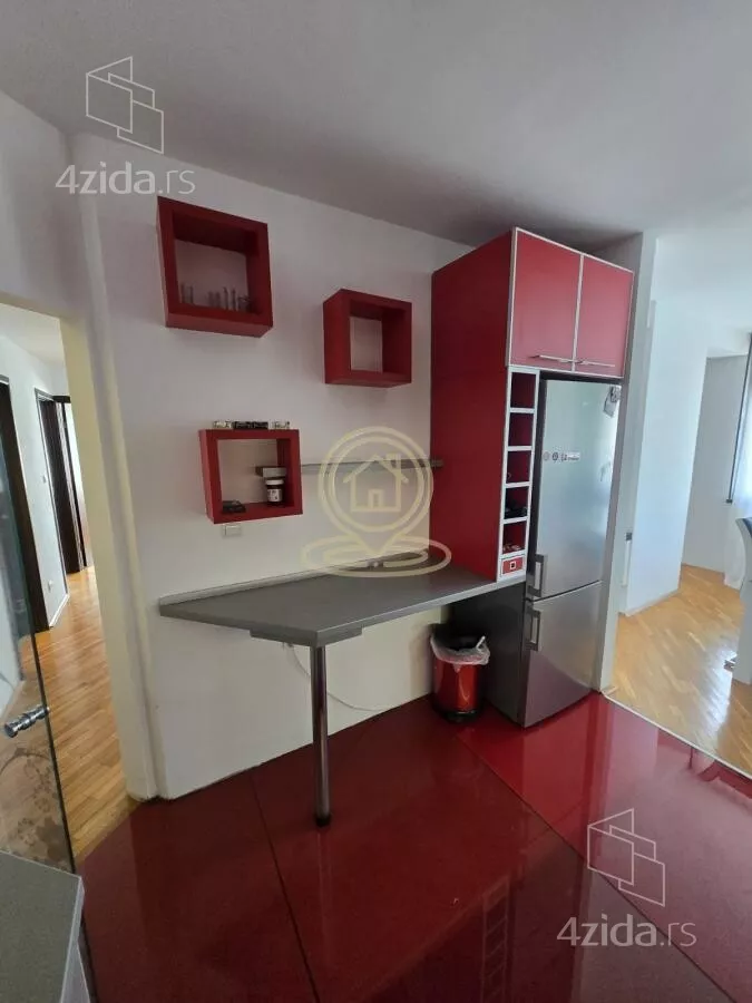 Troiposoban stan | 4zida