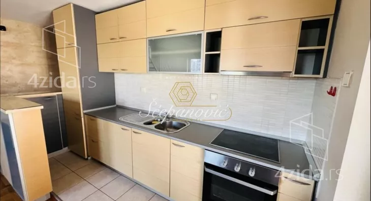 Petosoban stan | 4zida