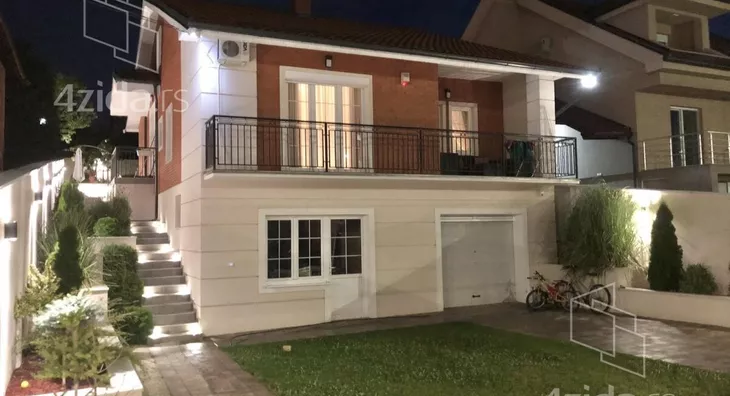 Kuća | 4zida