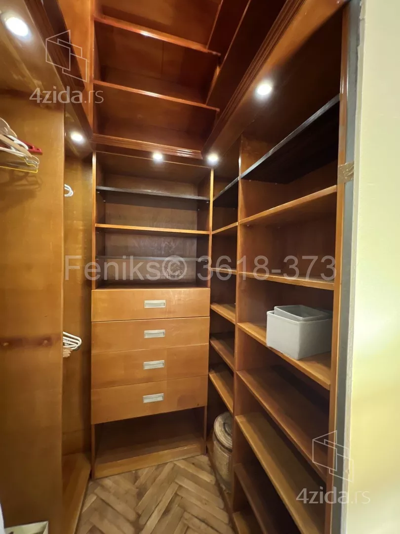 Četvoroiposoban stan | 4zida