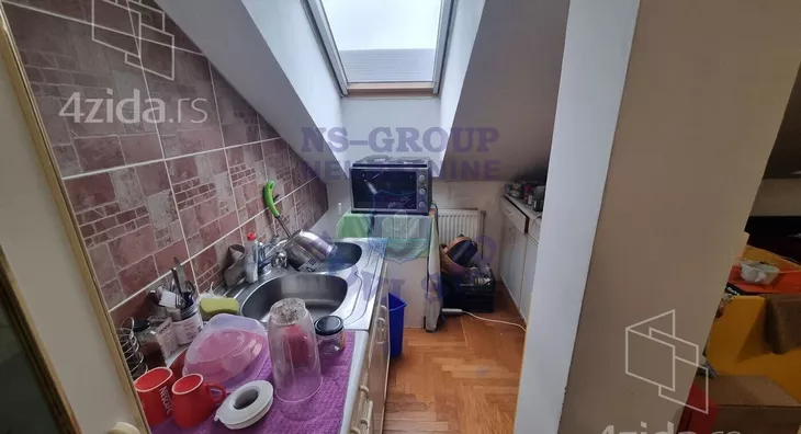 Šestosoban stan | 4zida