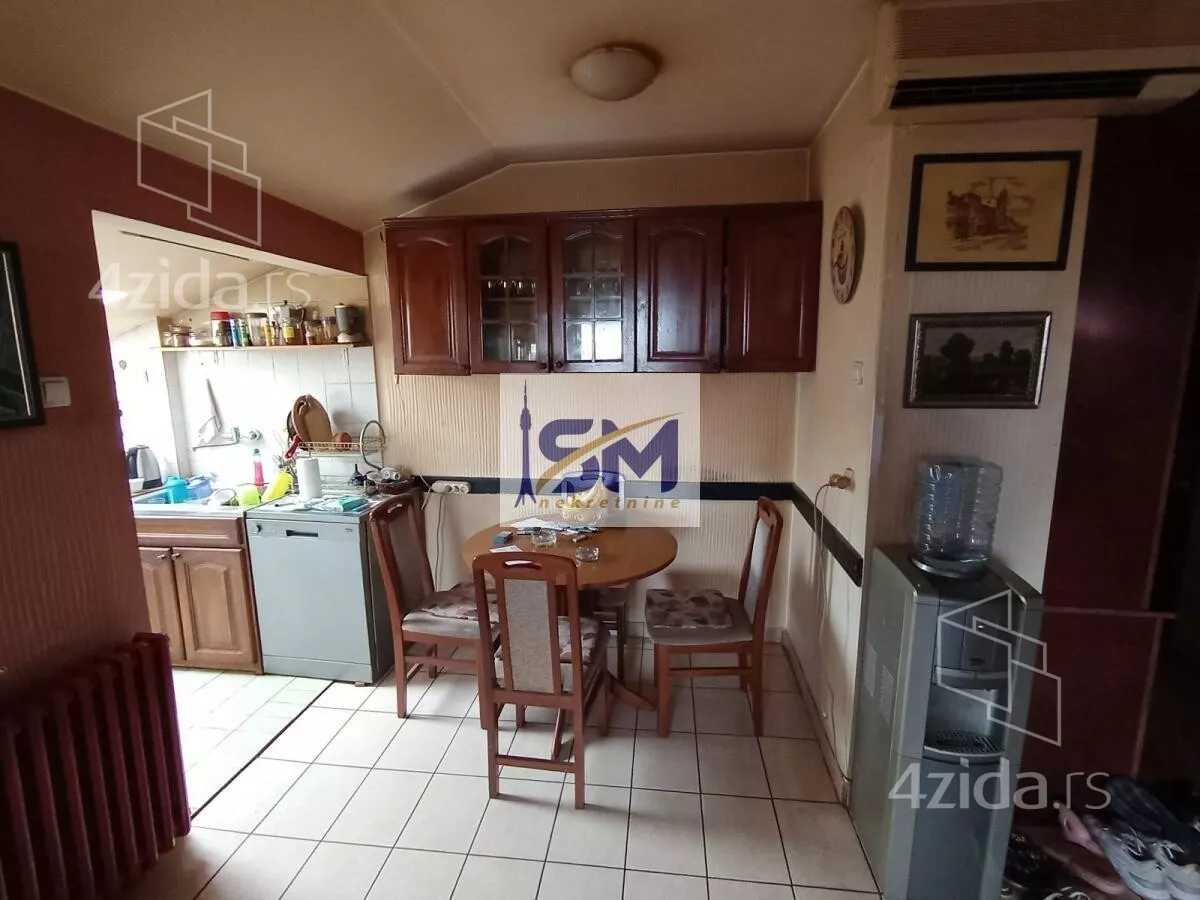 Troiposoban stan | 4zida