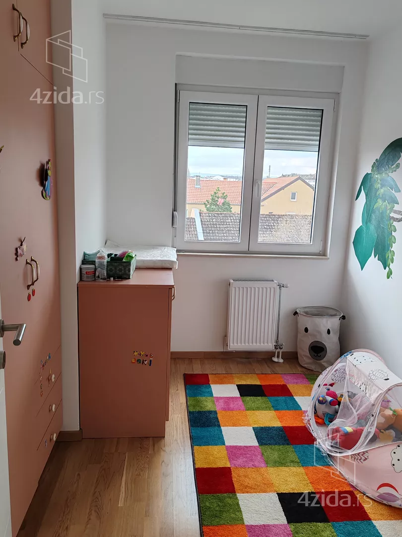 Petosoban stan | 4zida